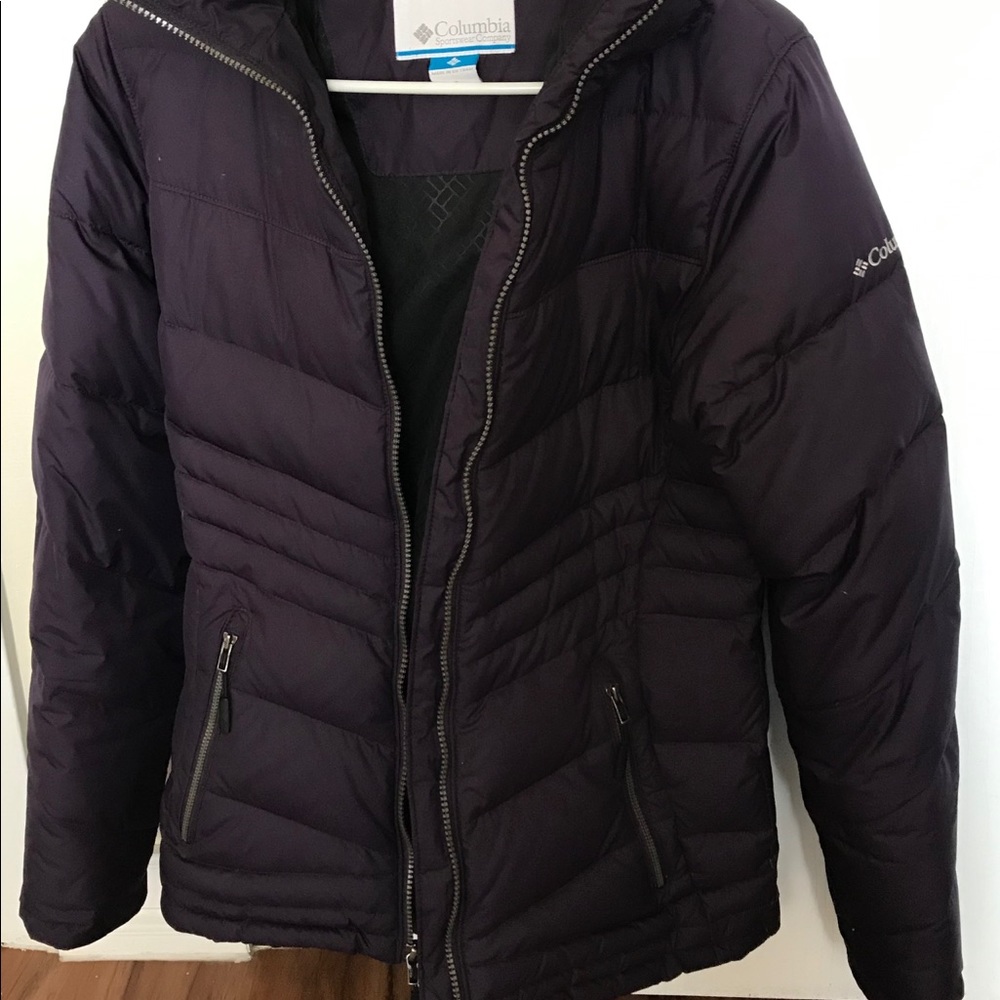 Womens Columbia down coat Size small
